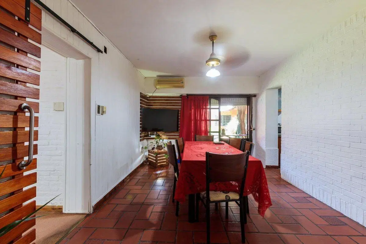VENTA CASA 4 DORMITORIOS EXELENTE ESTADO FISHERTON 4