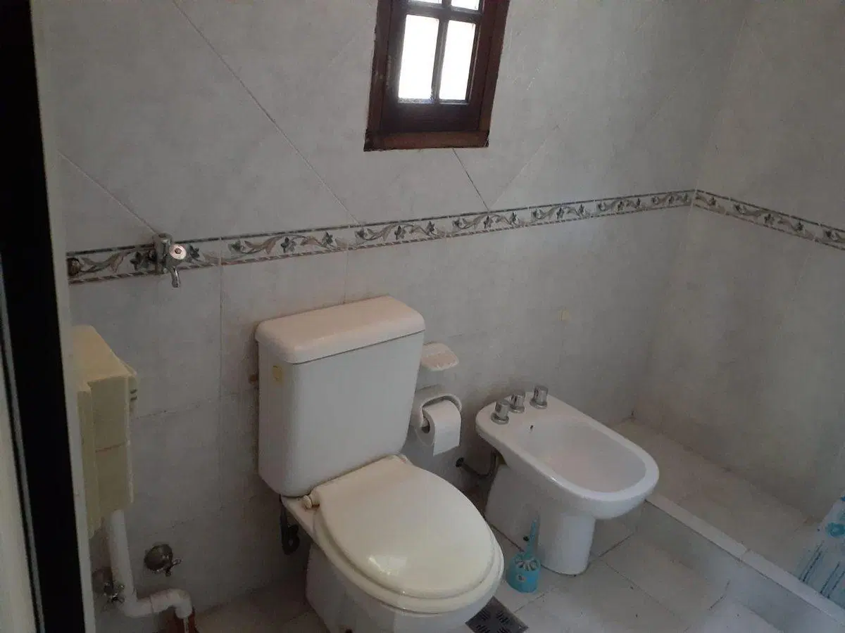 VENTA CASA- JARDIN Y DEPARTAMENTO BARRIO SARMIENTO 4