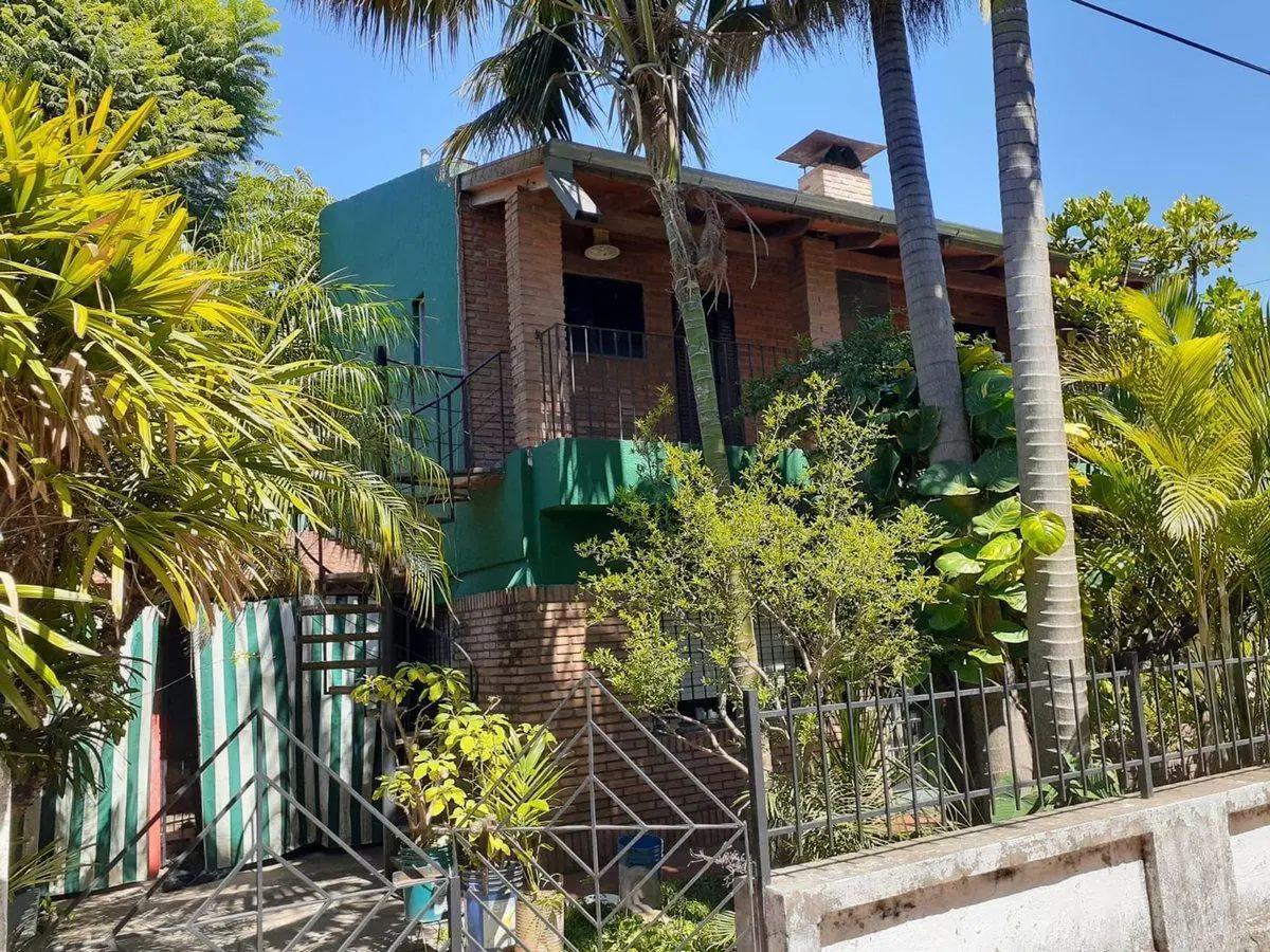 VENTA CASA- JARDIN Y DEPARTAMENTO BARRIO SARMIENTO 5