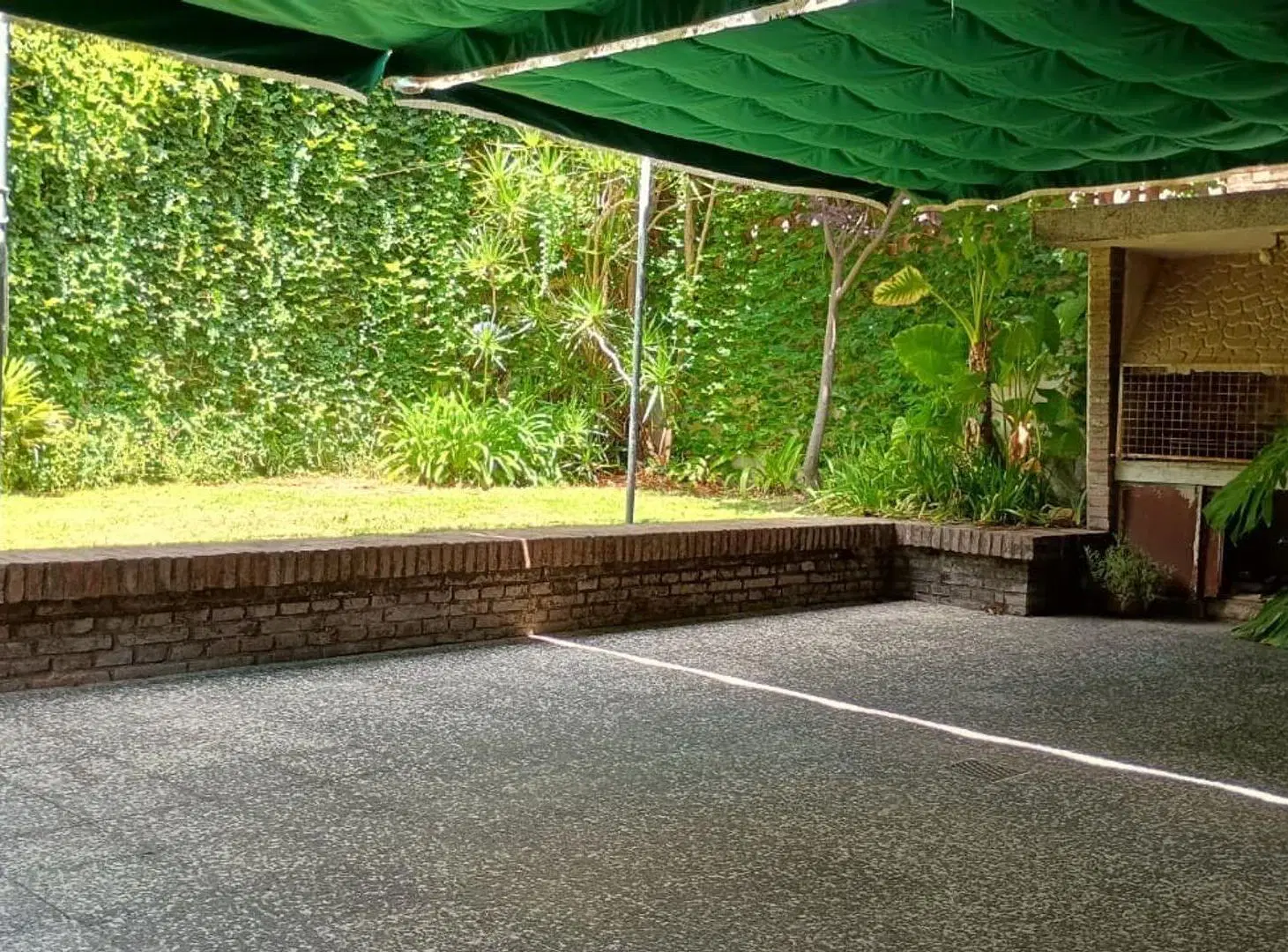 VENTA CASA 4 DORMITORIOS CON PATIO REP. LA SEXTA 8