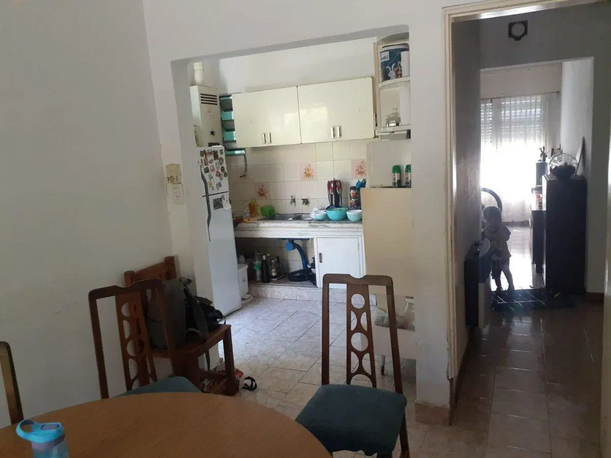 VENTA CASA 2 DORMITORIOS COCHERA PATIO Y JARDIN 4