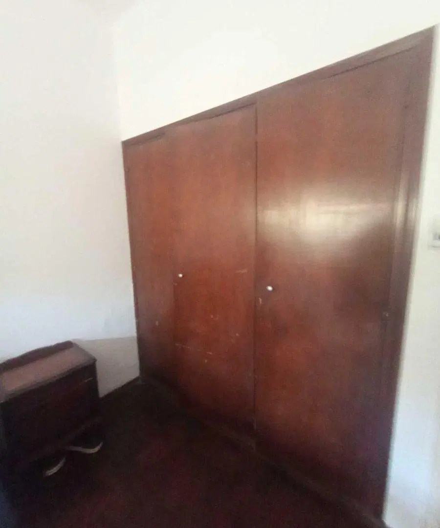 VENTA CASA 2 DORMITORIOS COCHERA PATIO Y JARDIN 5