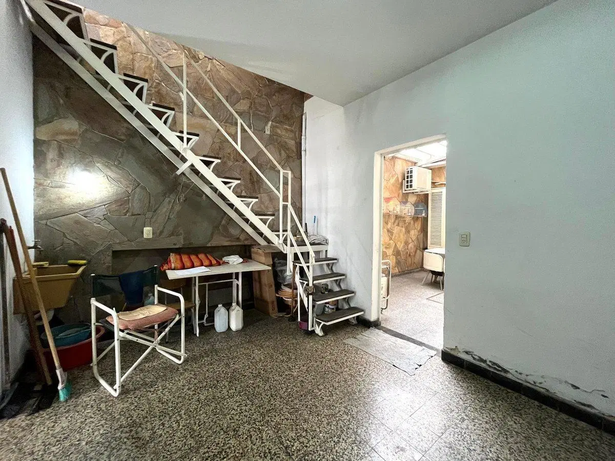 VENTA CASA 2 DORMITORIOS + DEPARTAMENTO LUIS AGOTE 4