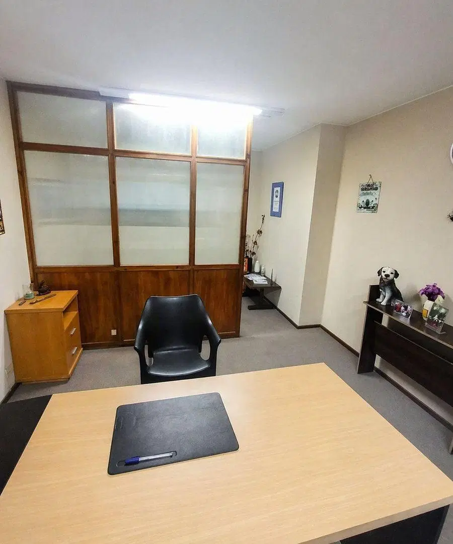 VENTA ! OFICINA EDIFICIO LA FAVORITA BARRIO CENTRO 2