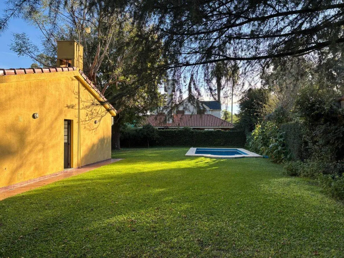 ALQUILER TEMP CASA EN FUNES 2 DORMITORIOS Y PILETA 4
