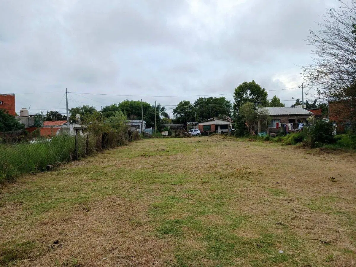 VENTA 2 TERRENOS CON EXCELENTE UBICACIÓN EN ROLDAN 4