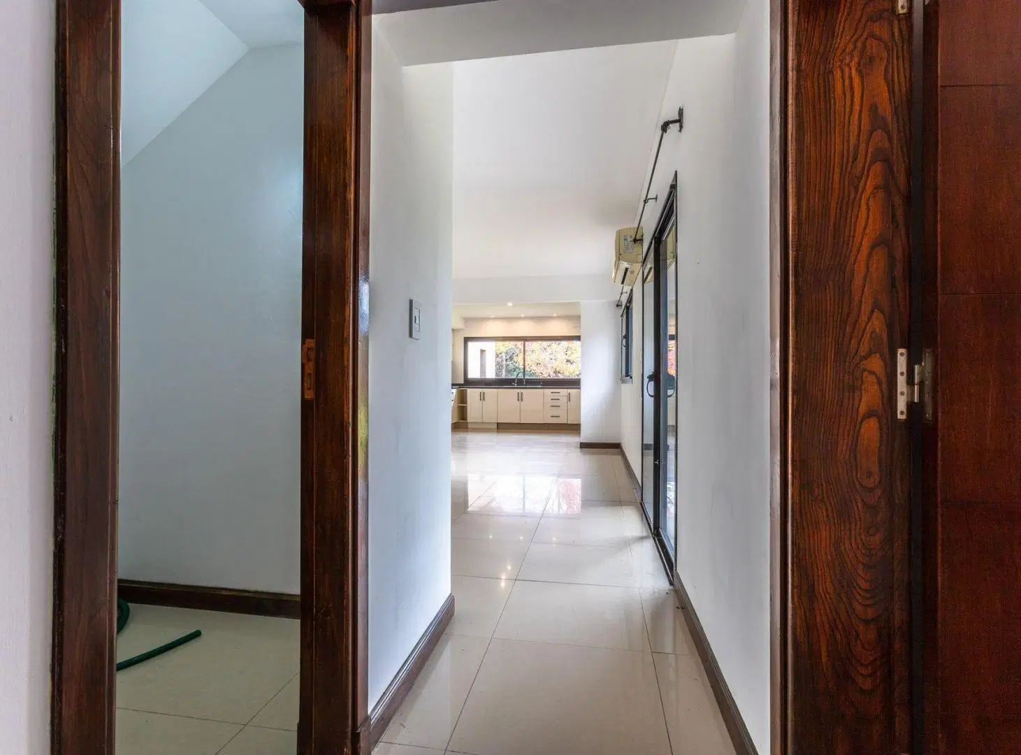 VENTA DE CASA 6 DORMITORIOS EN SAN MARINO, FUNES 4