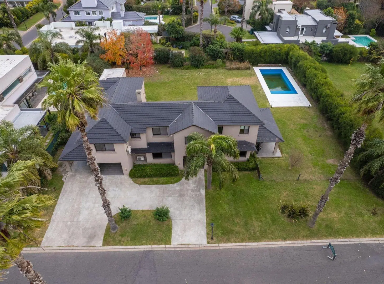 VENTA DE CASA 6 DORMITORIOS EN SAN MARINO, FUNES 2