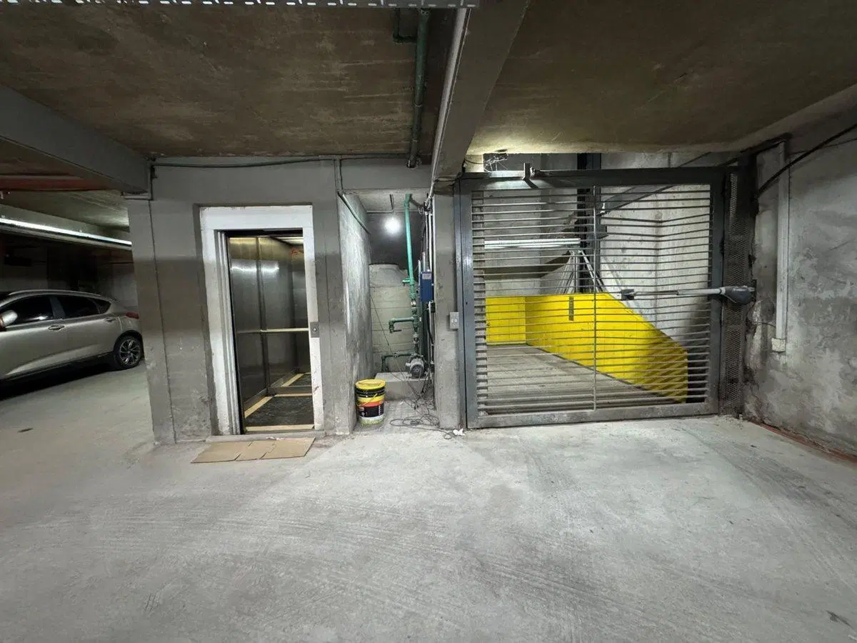VENTA COCHERA EN SUBSUELO EN ZONA RIO 4