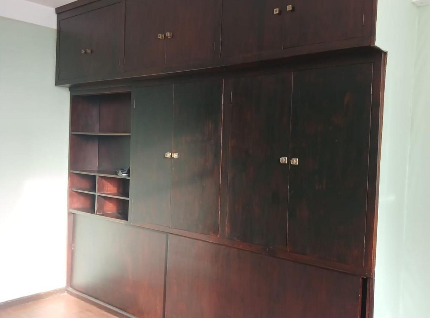 VENTA OFICINA EN MICROCENTRO EXCELENTE LUMINOSIDAD