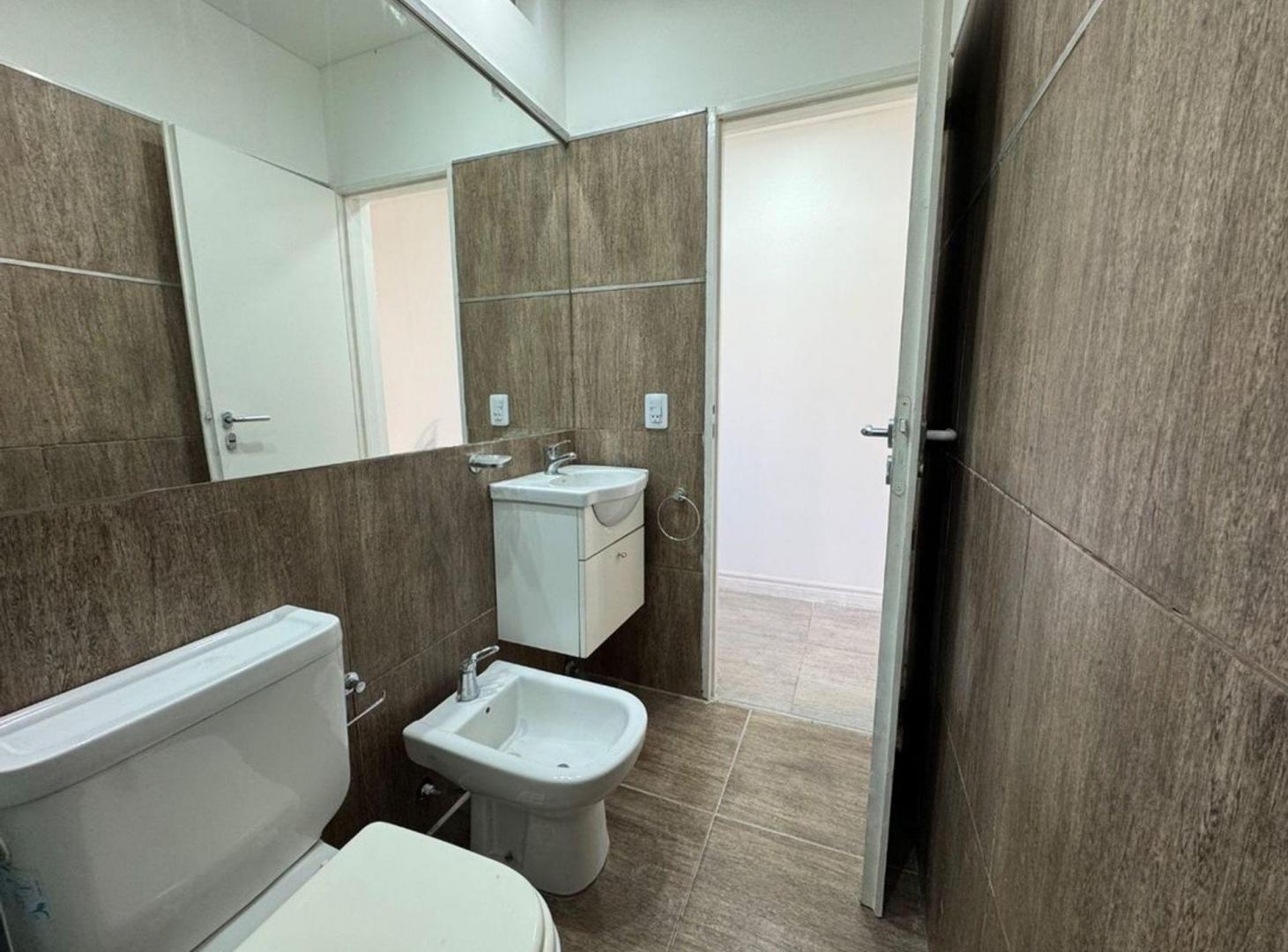 VENTA DEPARTAMENTO 1 DORMITORIO C PATIO 5 ESQUINAS