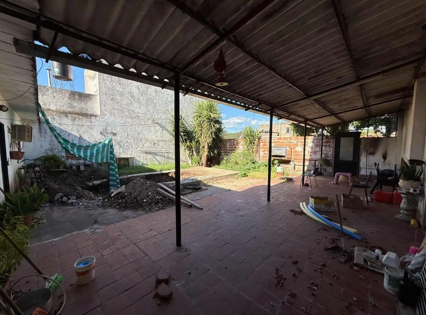 VENTA CASA 3 DORMITORIOS CON PATIO OPORTUNIDAD 2