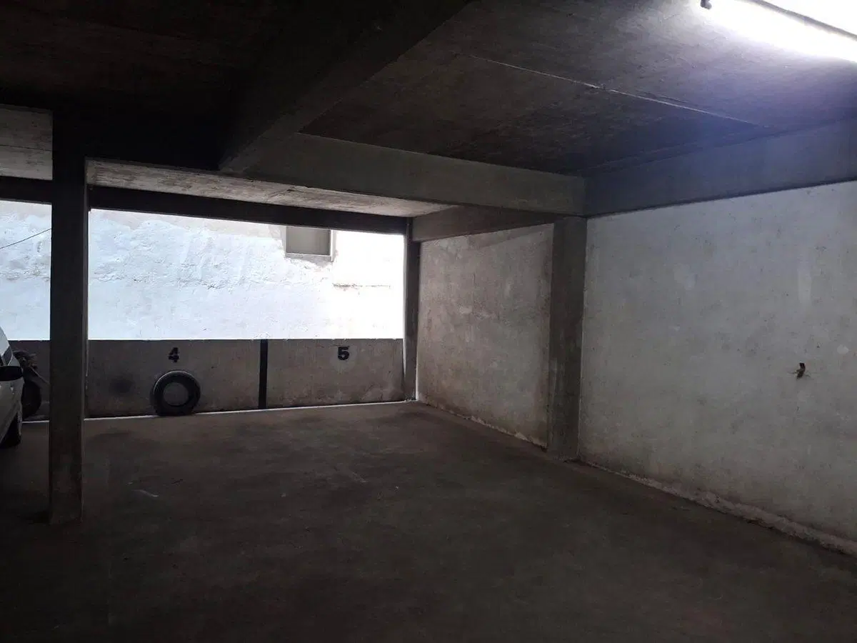 Venta Cochera En el Centro 3