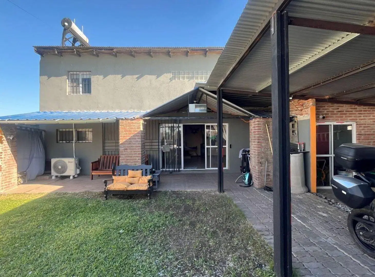 VENTA CASA DE 4 DORMITORIOS EN PUNTA CHACRA 4