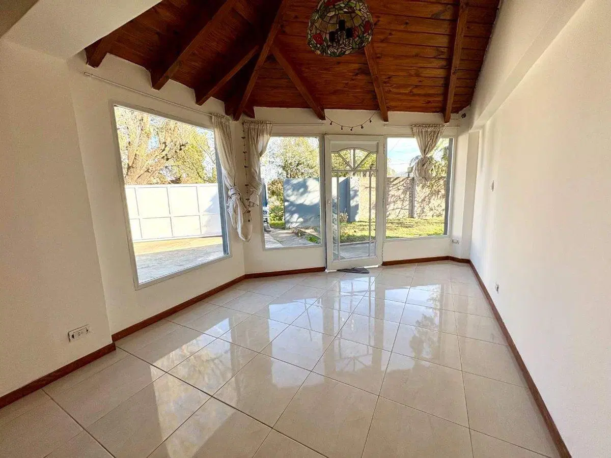 VENTA CASA EN FUNES 3 DORMITORIOS 920m² TERRENO 5