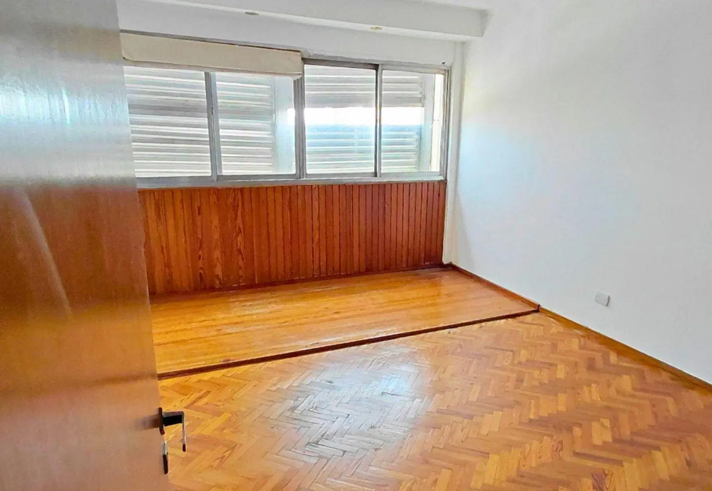 VENTA DEPARTAMENTO 3 DORMITORIOS COCHERA CENTRO 4