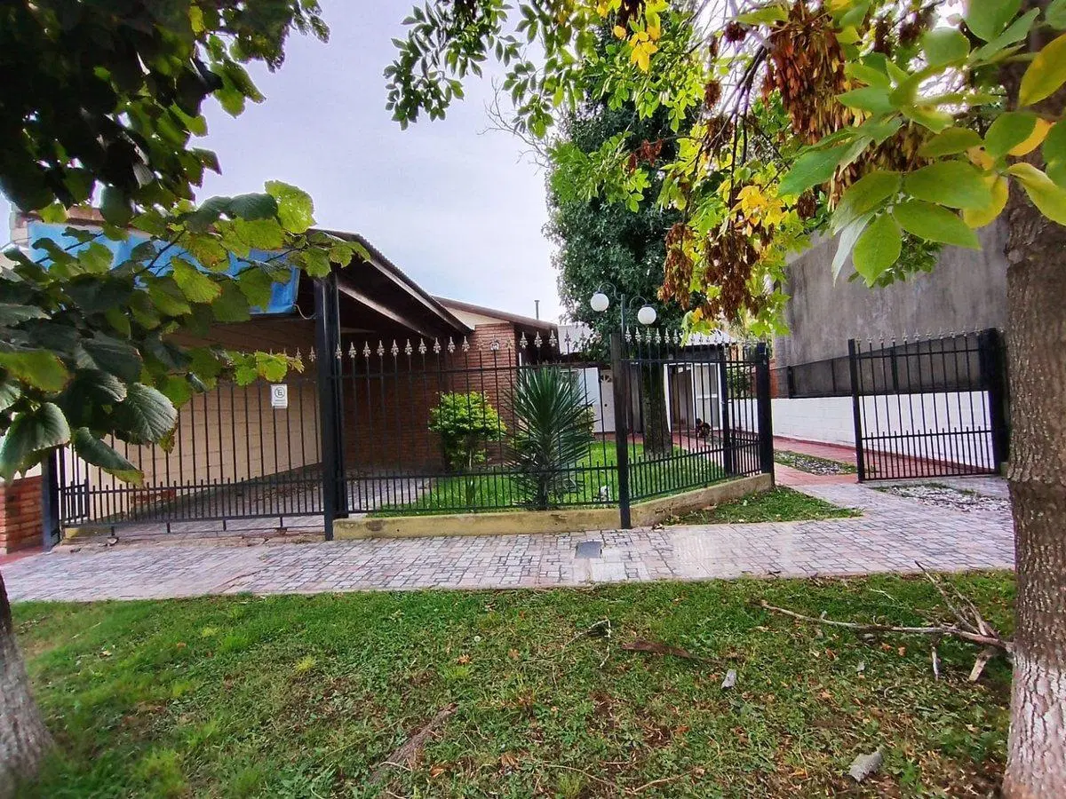 VENTA CASA TRES DORMIS-PILETA - GABOTO 3