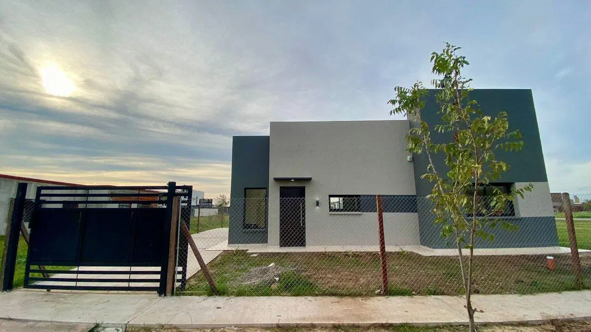 VENTA CASA DE 2 DORMITORIOS FUNES NORTE CREDITO 5