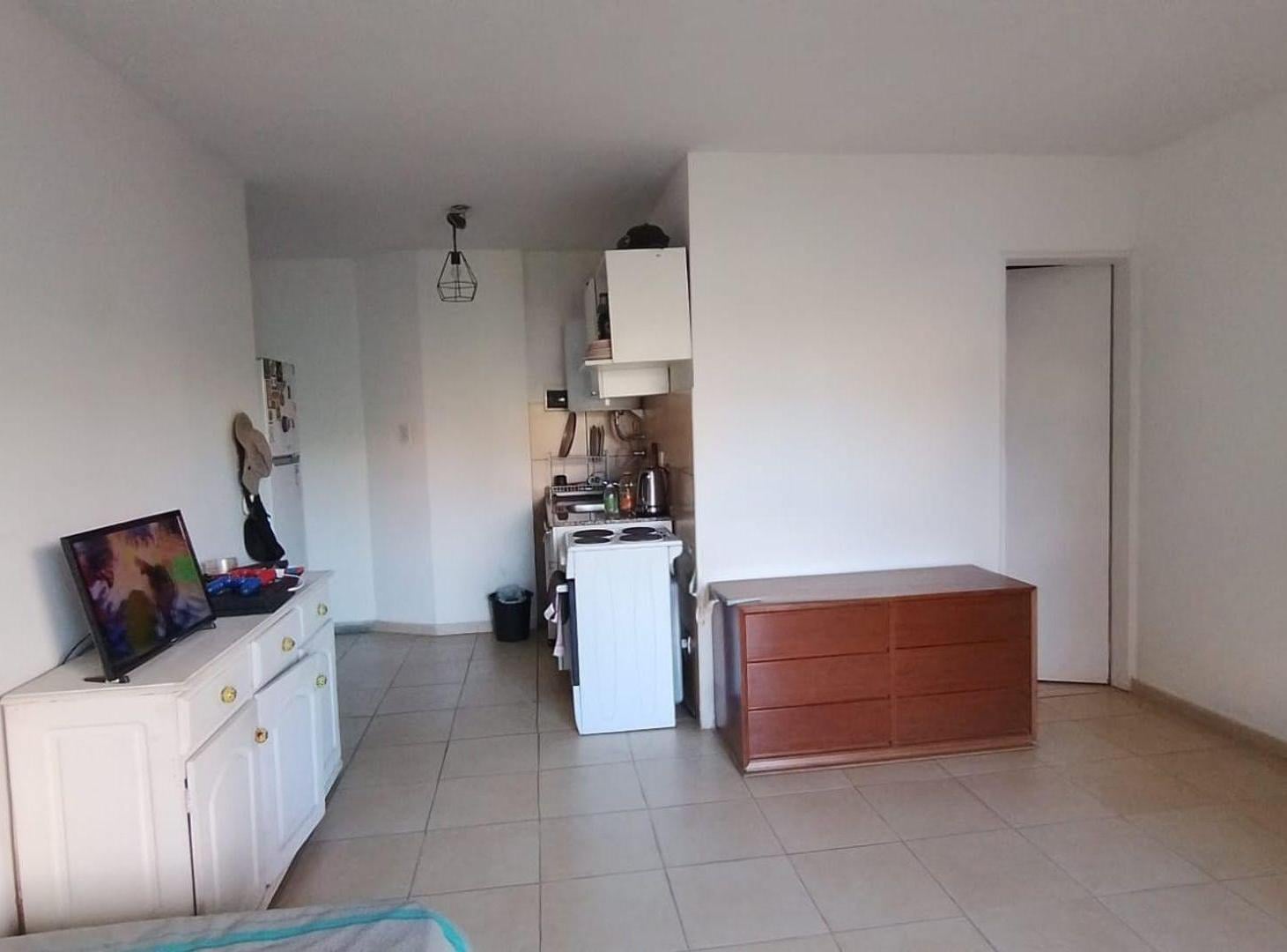 VENTA MONOAMBIENTE CON BALCON EN PLENO CENTRO