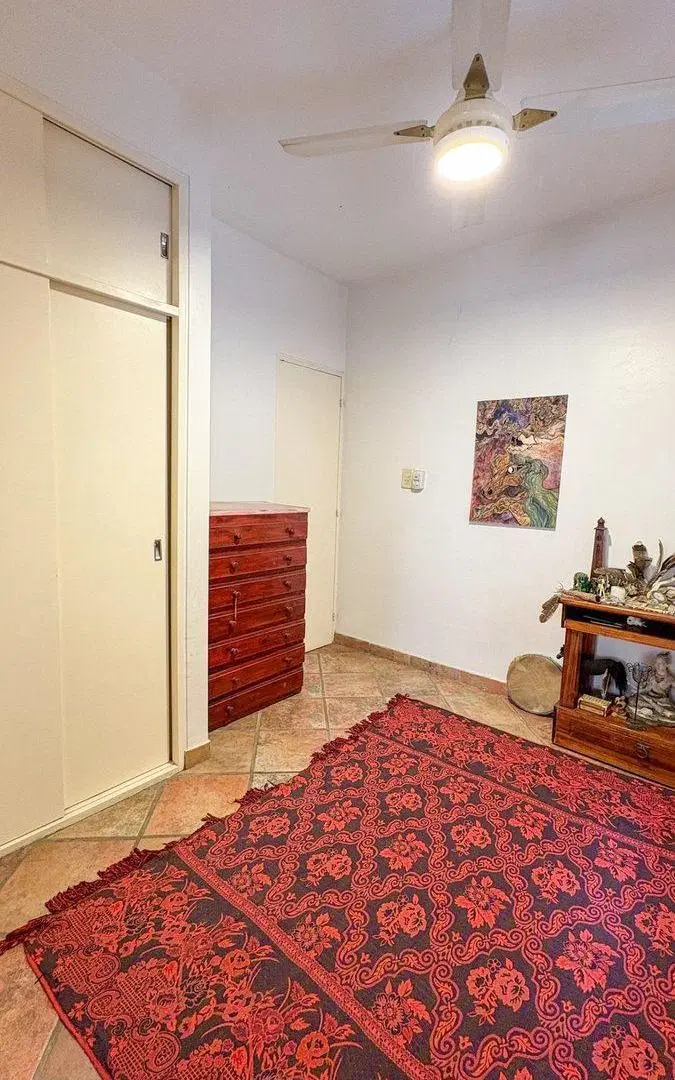 VENTA! CASA Y DEPARTAMENTO 4 DORMITORIOS EN ABASTO 2