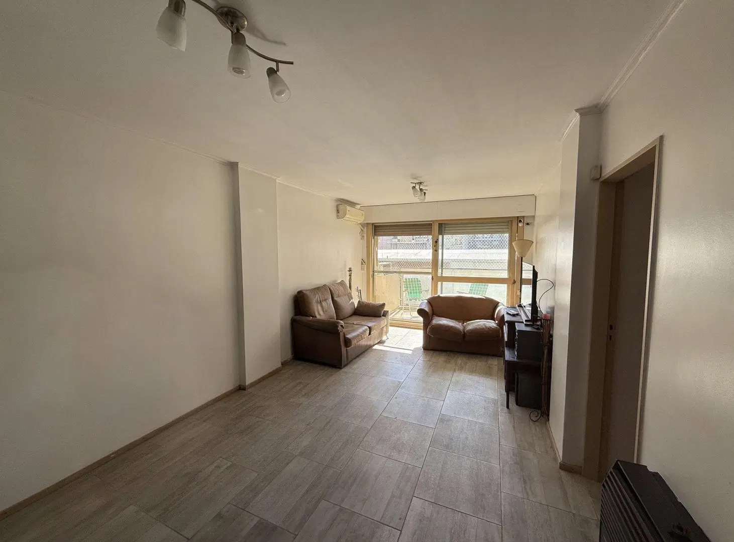 VENTA DEPARTAMENTO 3 DORMITORIOS CON BALCON CENTRO 3