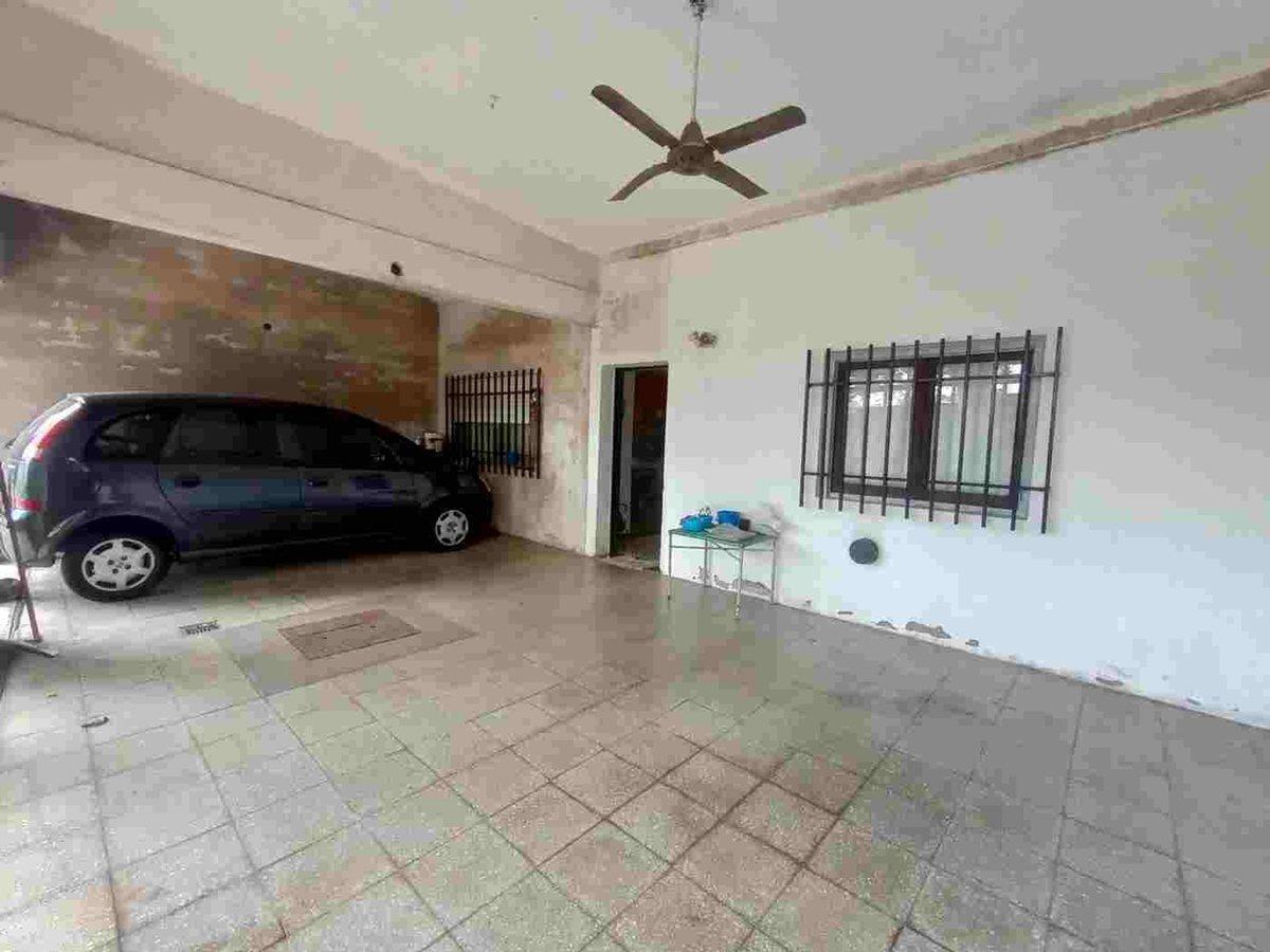 Foto de VENTA DOS CASAS COCHERA PATIO EN ZONA SUR, imagen 5