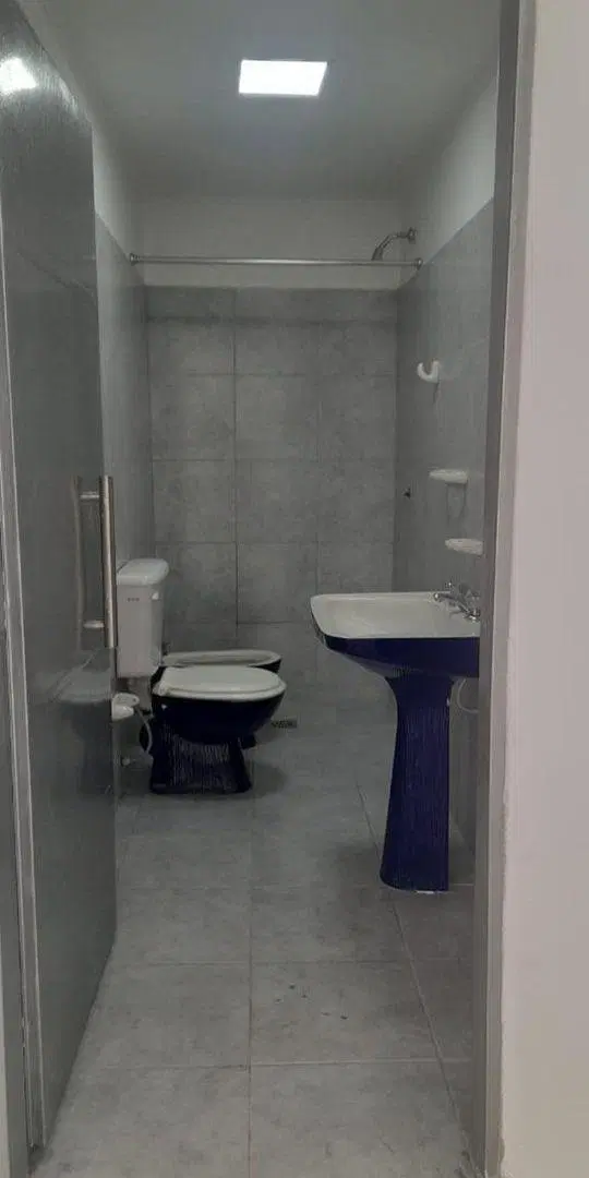 LOCAL COMERCIAL EN VENTA 254M2 BV SEGUI C/OFICINA 4
