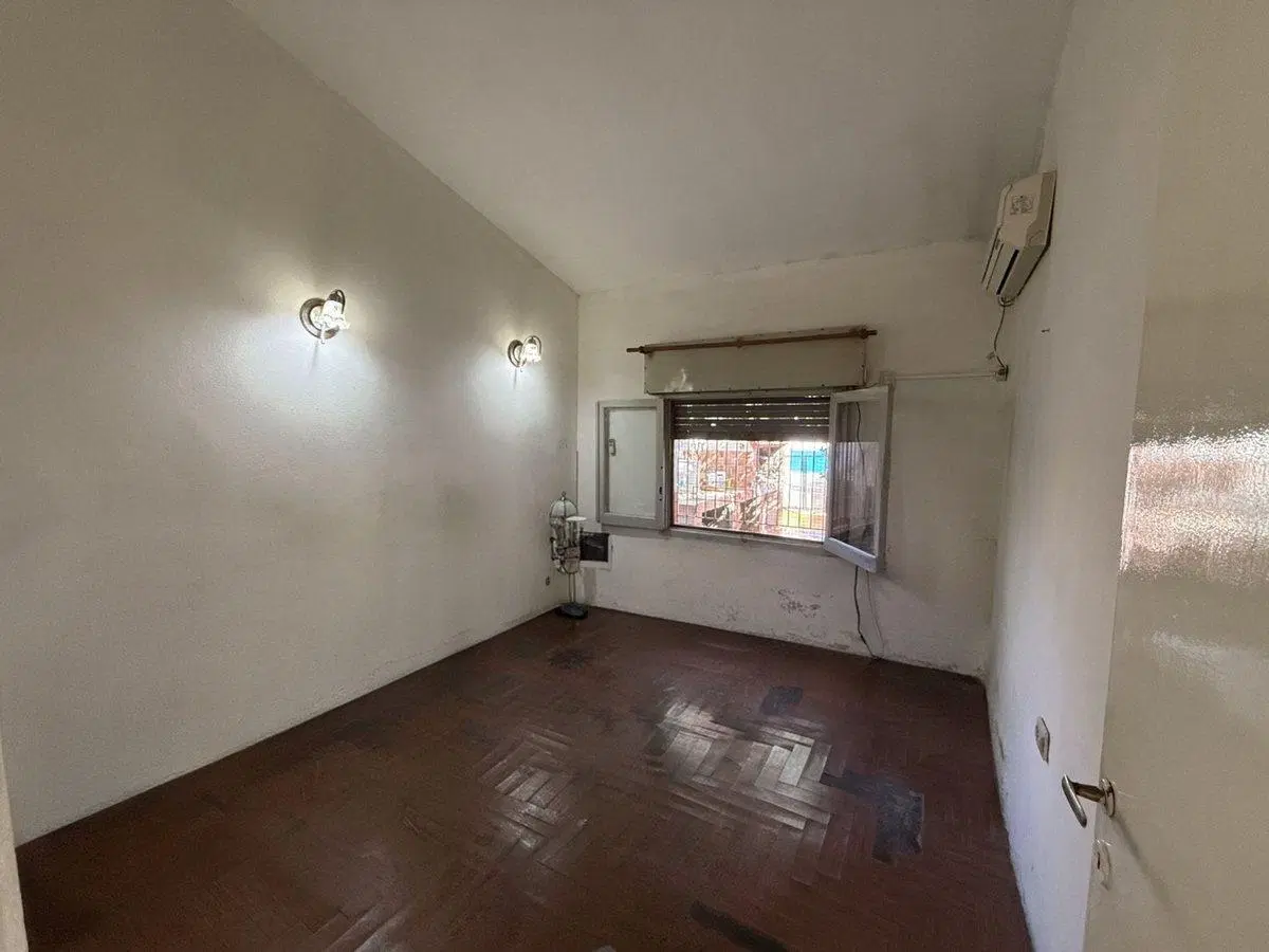VENTA CASA 2 DORMITORIOS + COMODIN, PATIO Y PILETA 5