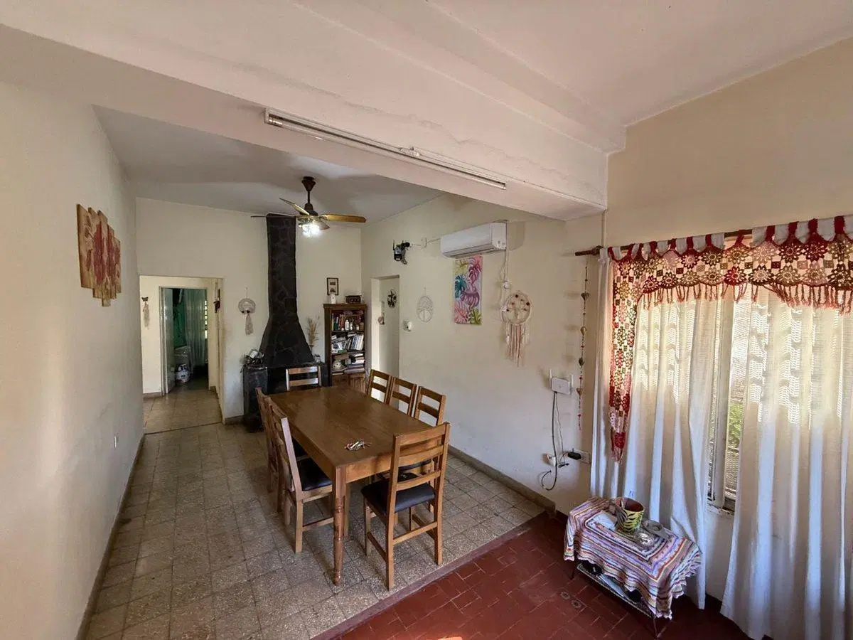 VENTA CASA 2 DORMITORIOS + COMODIN, PATIO Y PILETA 3