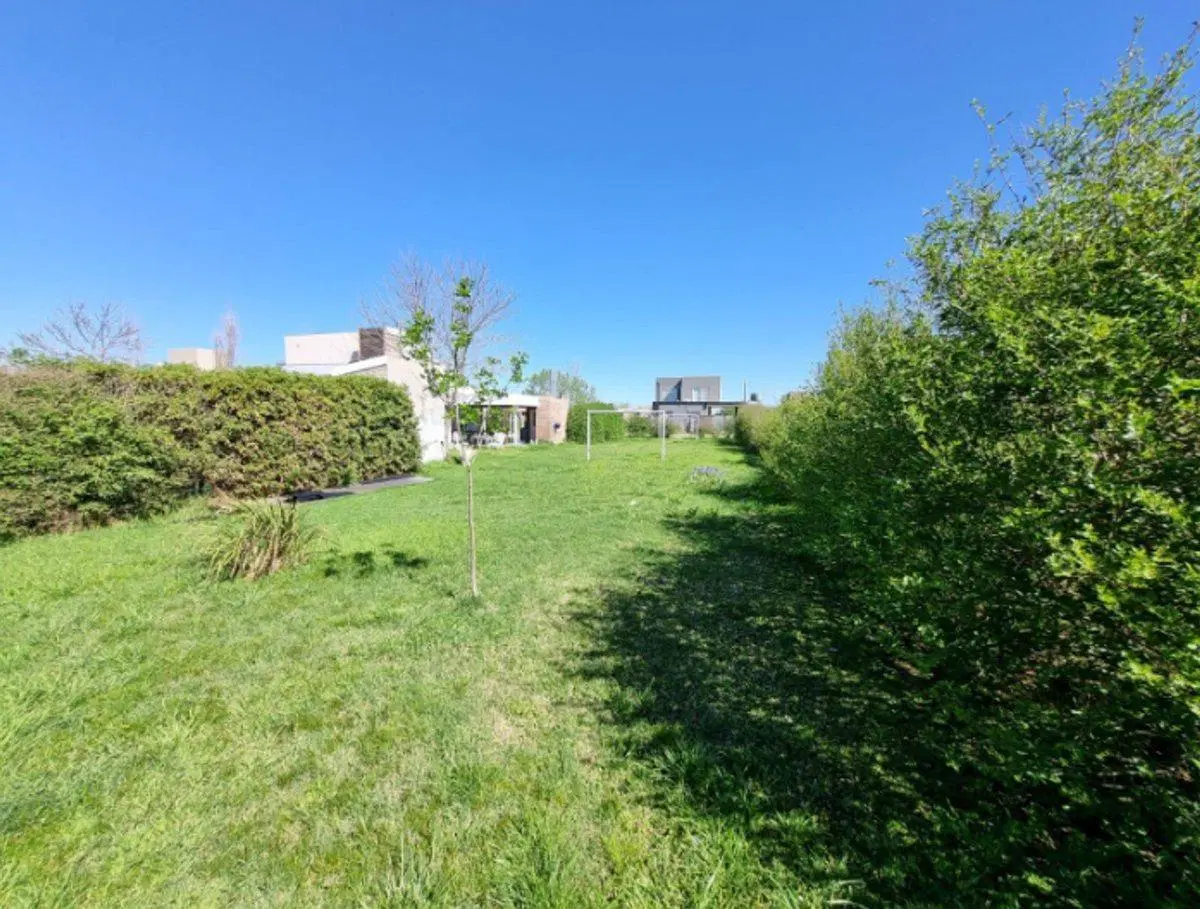 LOTE EN VENTA EN ROLDAN 504 M2 4