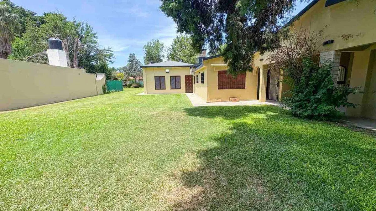 ALQUILER PERMANENTE DE CASA EN FUNES 2