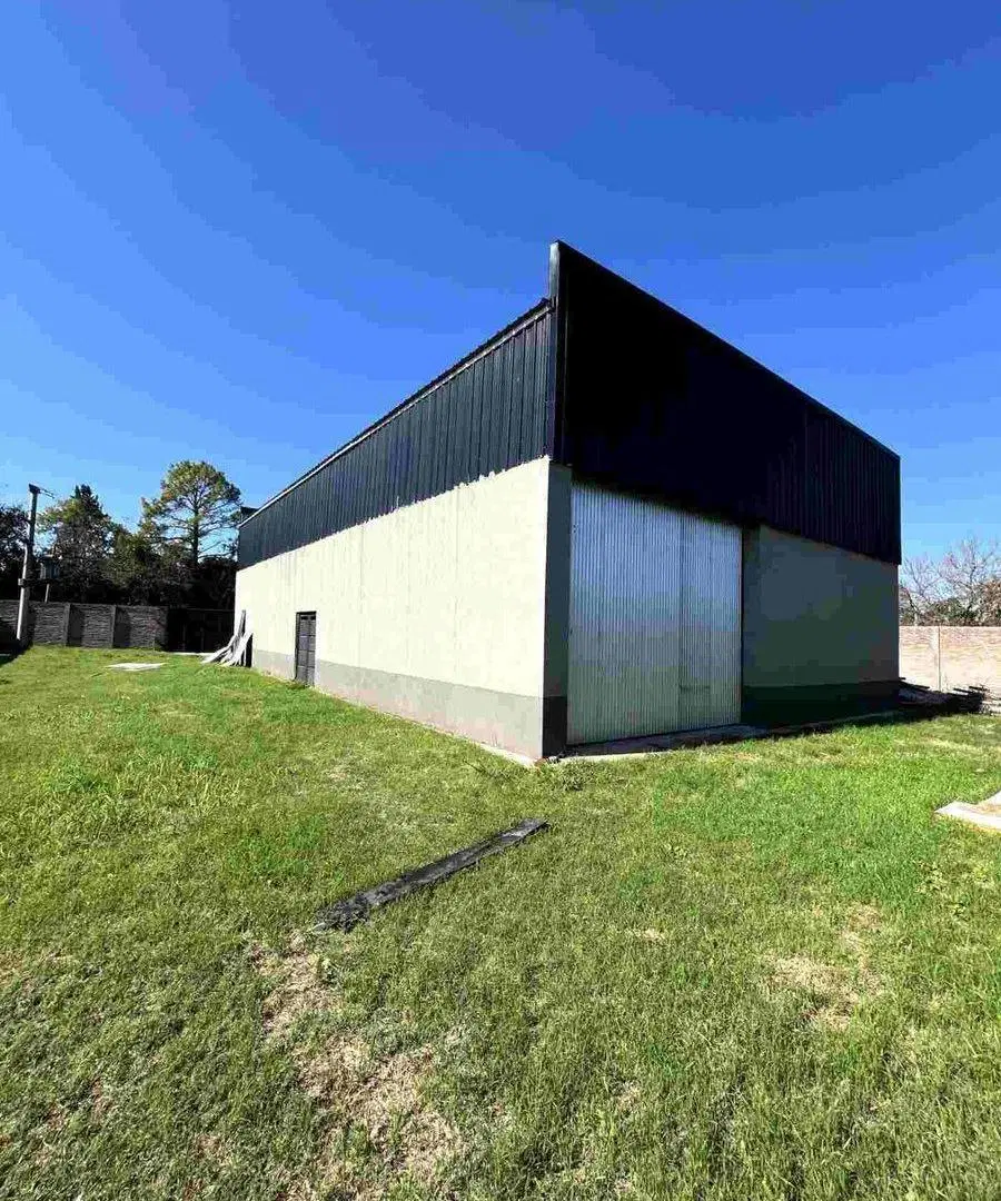 VENTA GALPON CON AMPLIO LOTE IBARLUCEA 2