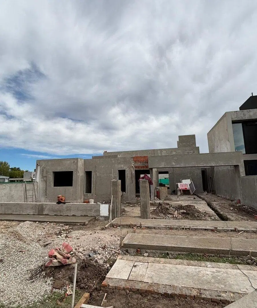 VENTA DE CASA EN CONSTRUCCION EN DON MATEO, FUNES 2