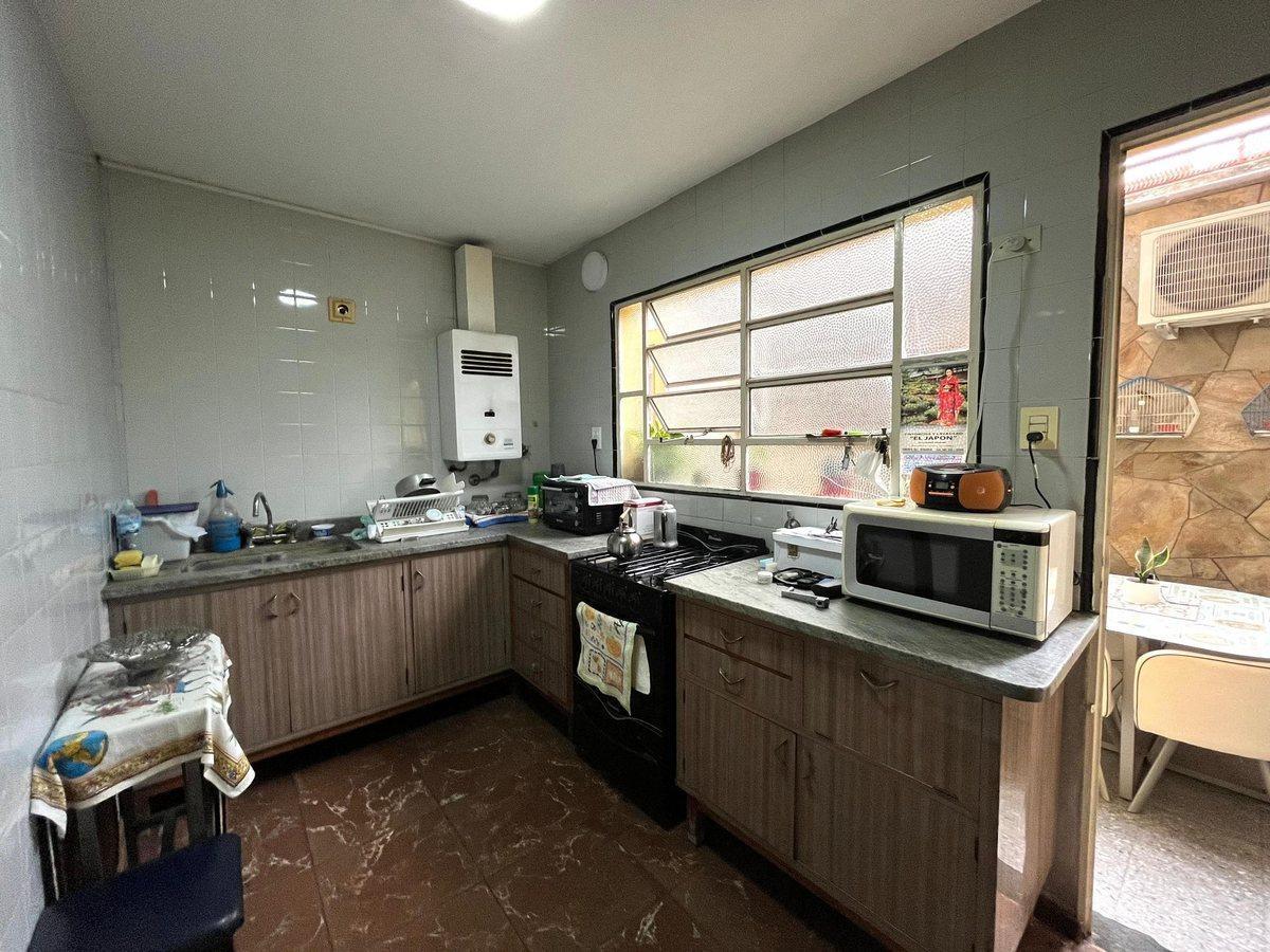 Foto de VENTA CASA 2 DORMITORIOS + DEPARTAMENTO LUIS AGOTE, imagen 2