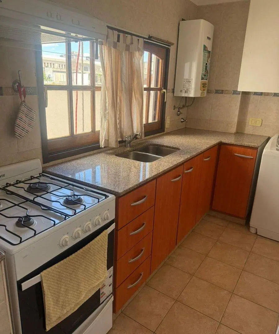 DEPARTAMENTO EN VENTA 2 DORMITORIOS. ZONA RIO. 8