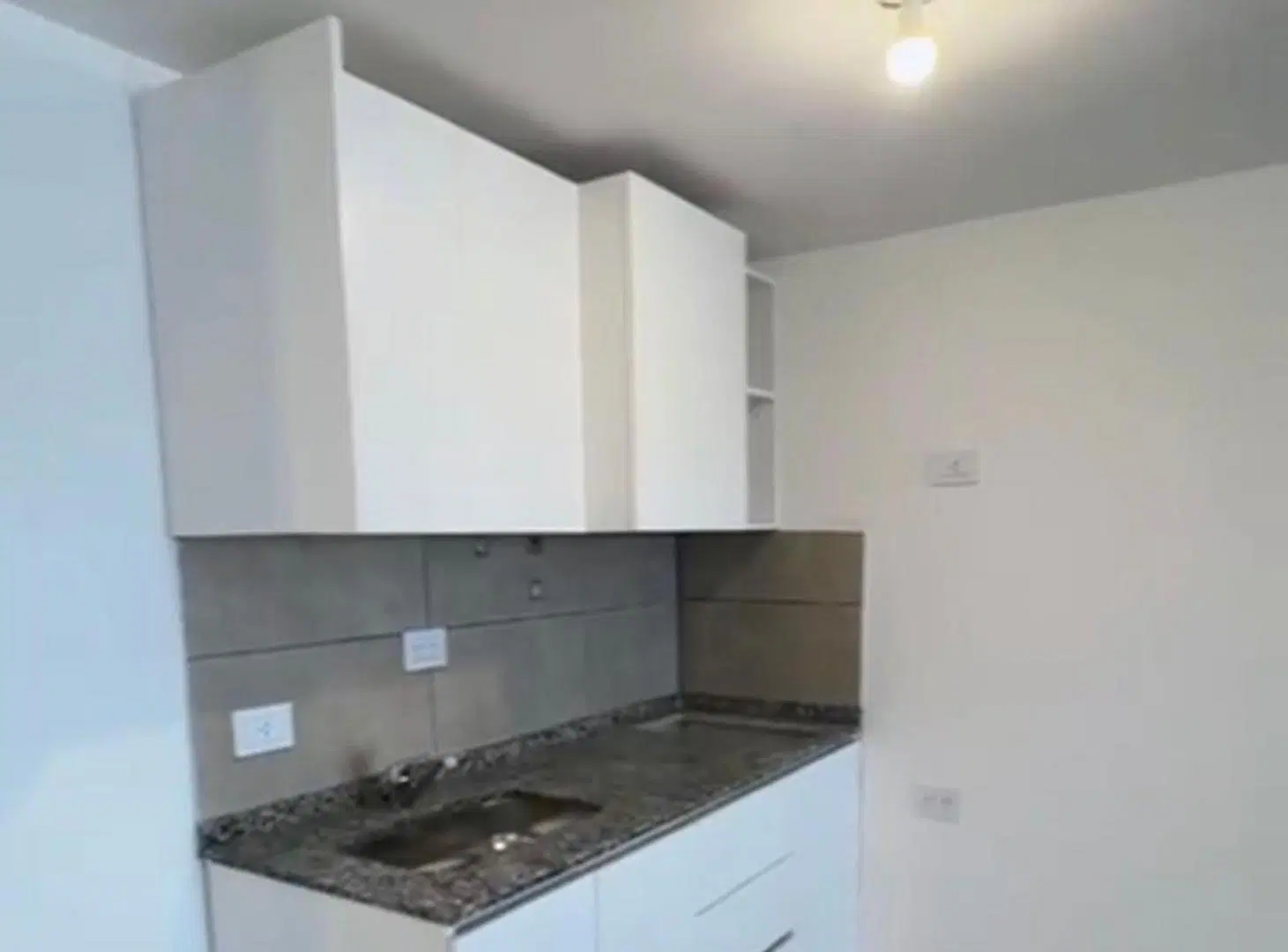 VENTA MONOAMBIENTE A ESTRENAR DIVISIBLE CON BALCON 2