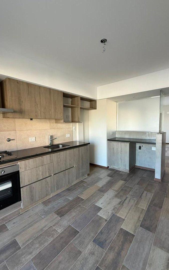 Foto de VENTA SEMI PISO 2 DORMITORIOS COCHERA REFINERIA, imagen 5