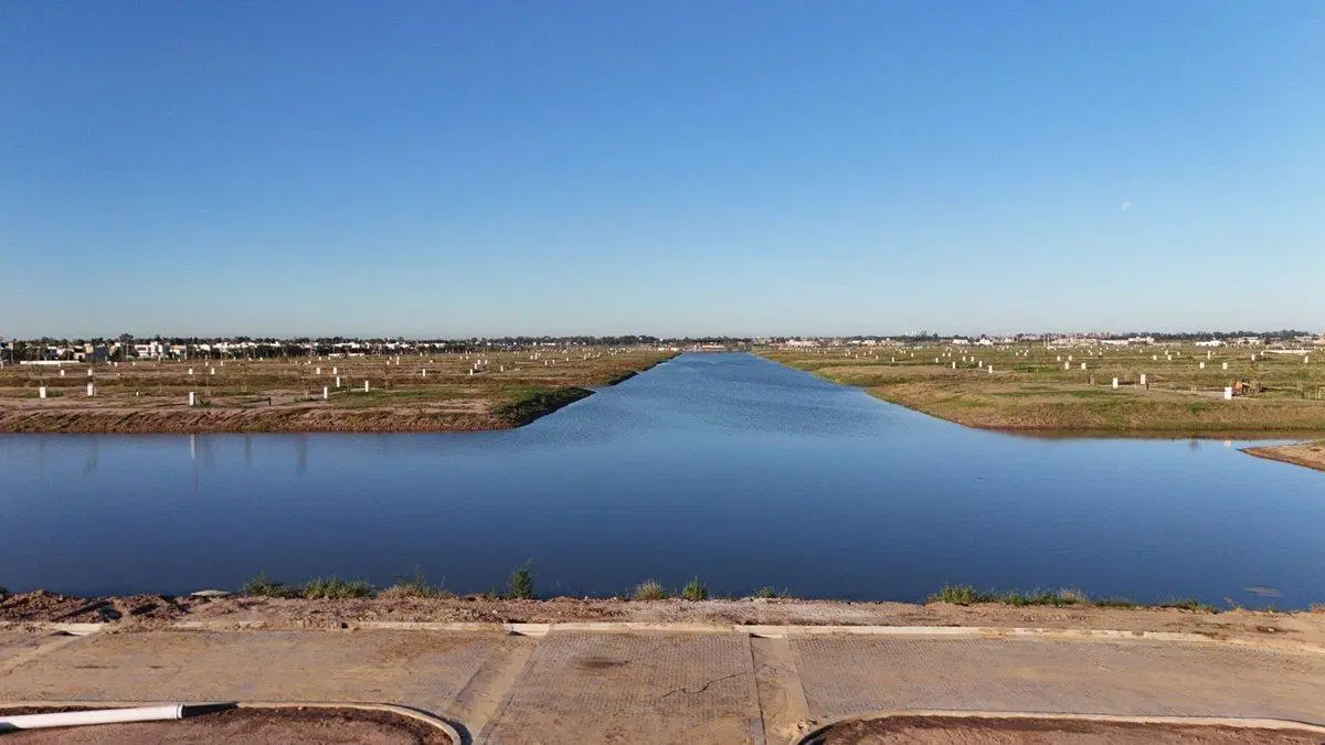 VENTA CASA 3 DORMITORIOS FUNES LAKES 4