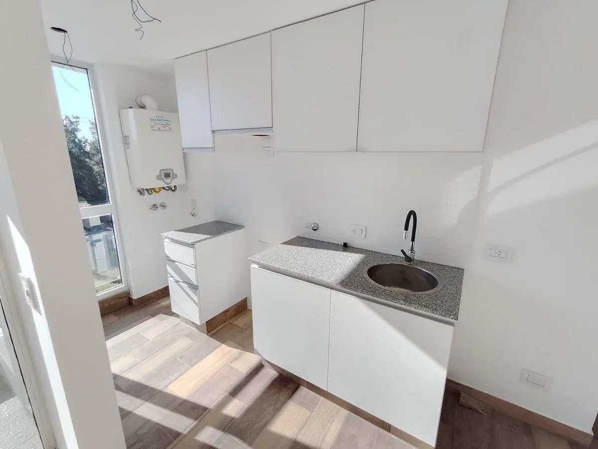 VENTA DEPTO 1 DORMITORIO OPCION COCHERA FISHERTON 2