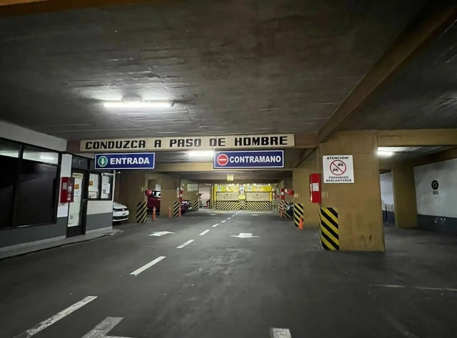 VENTA DE COCHERA , 6TO PISO, RAMPA MOVIL ASCENSOR 2