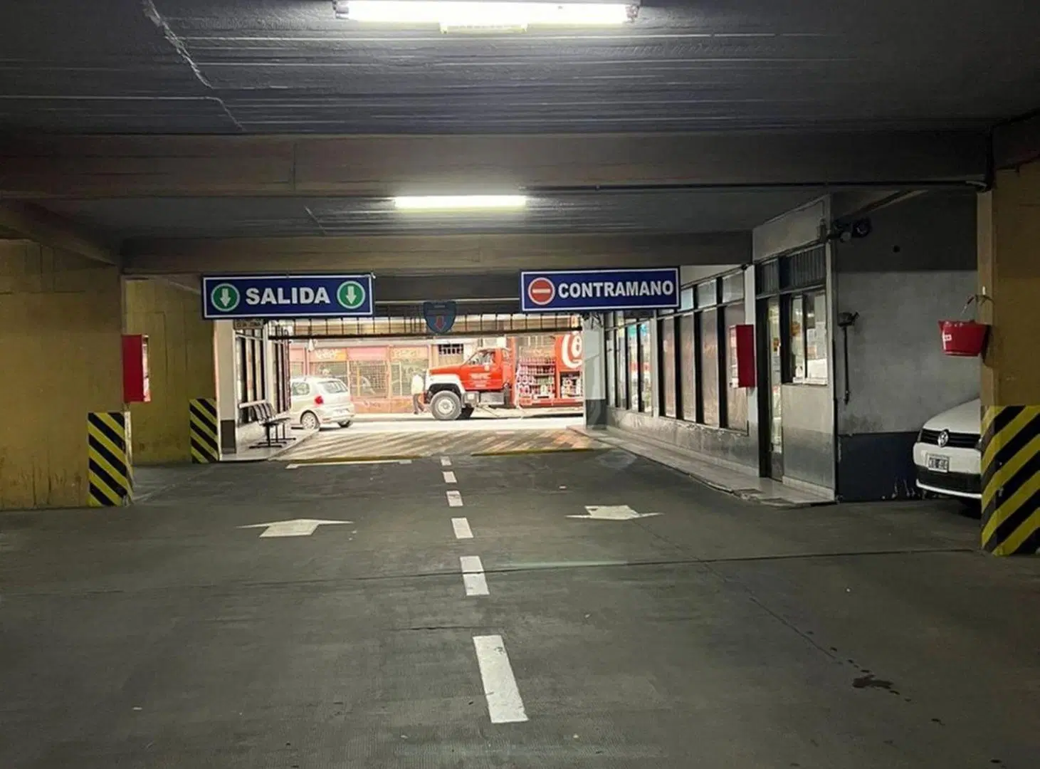 VENTA DE COCHERA , 6TO PISO, RAMPA MOVIL ASCENSOR 5