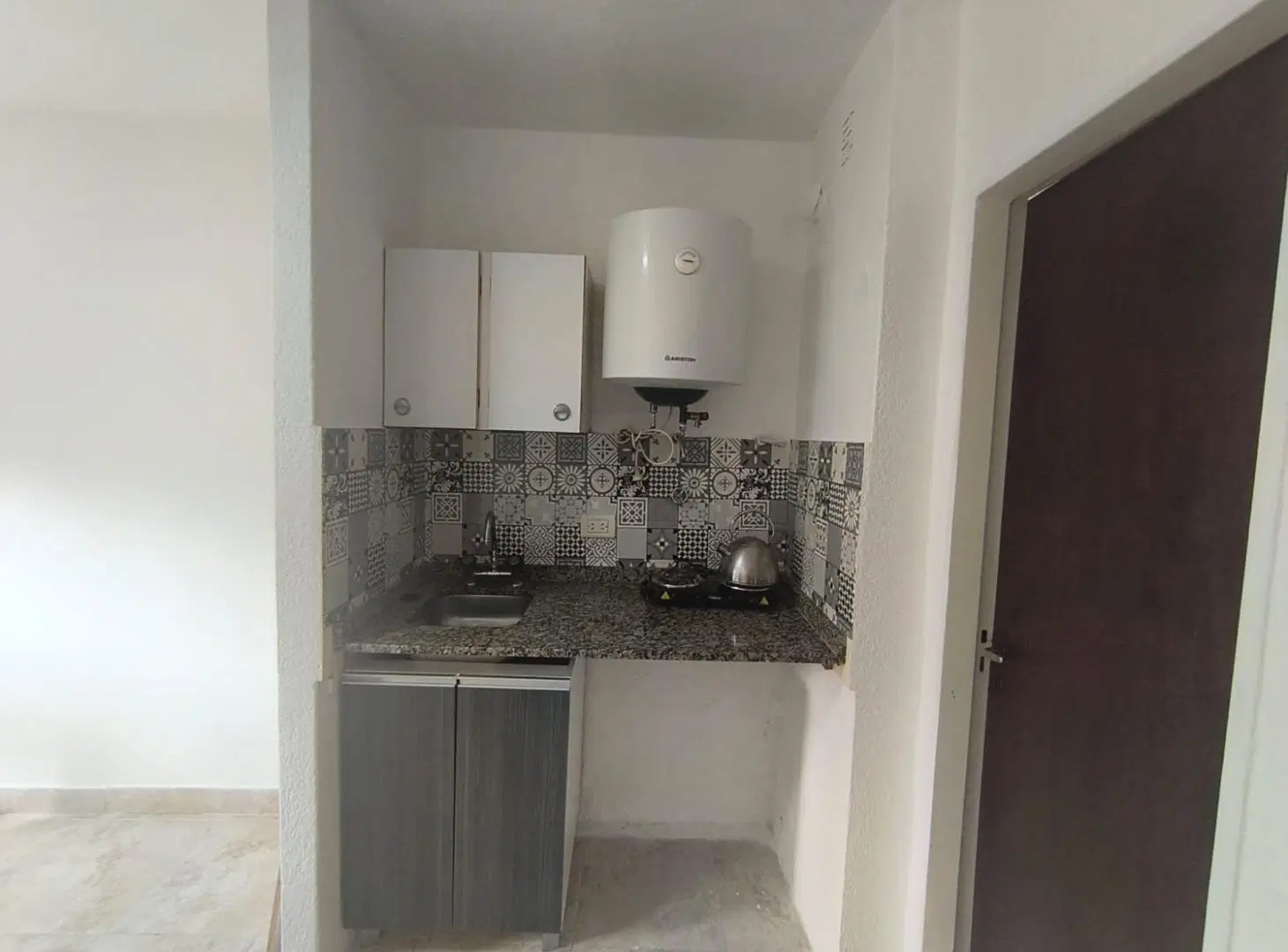 ALQUILER MONOAMBIENTE EN  REP. LA SEXTA 5