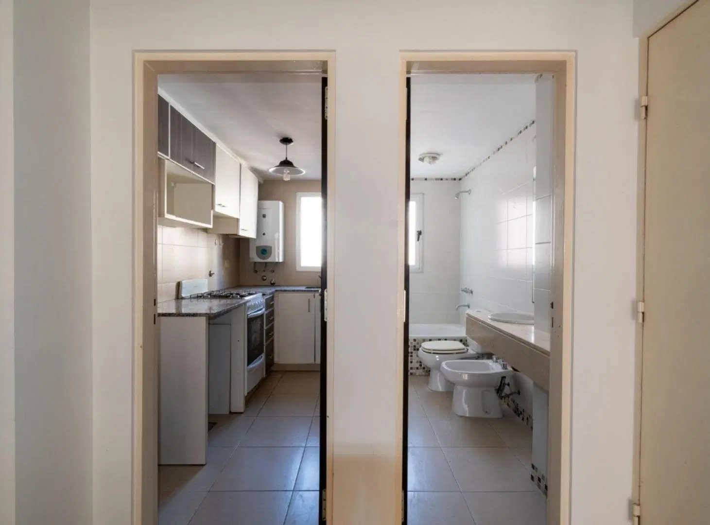 VENTA MONOAMBIENTE CON BALCÓN AL FRENTE ZONA RIO 5