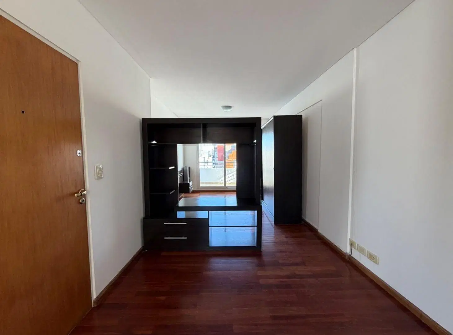 VENTA MONOAMBIENTE SEMIPISO CON BALCÓN AL FRENTE 8