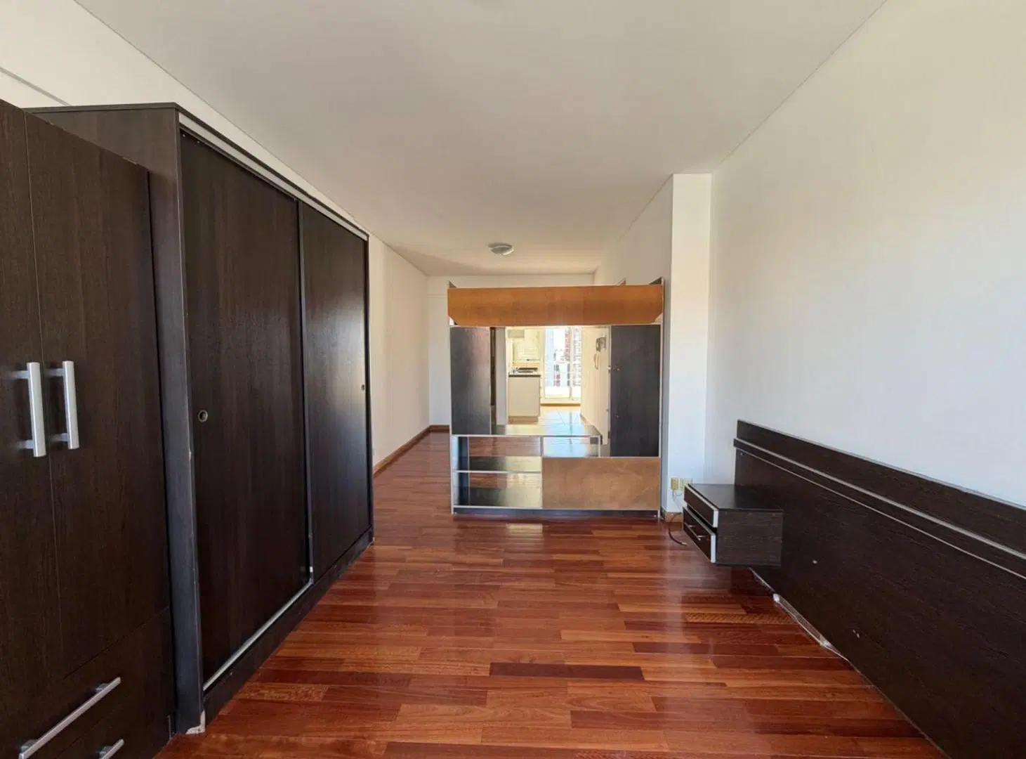 VENTA MONOAMBIENTE SEMIPISO CON BALCÓN AL FRENTE 3