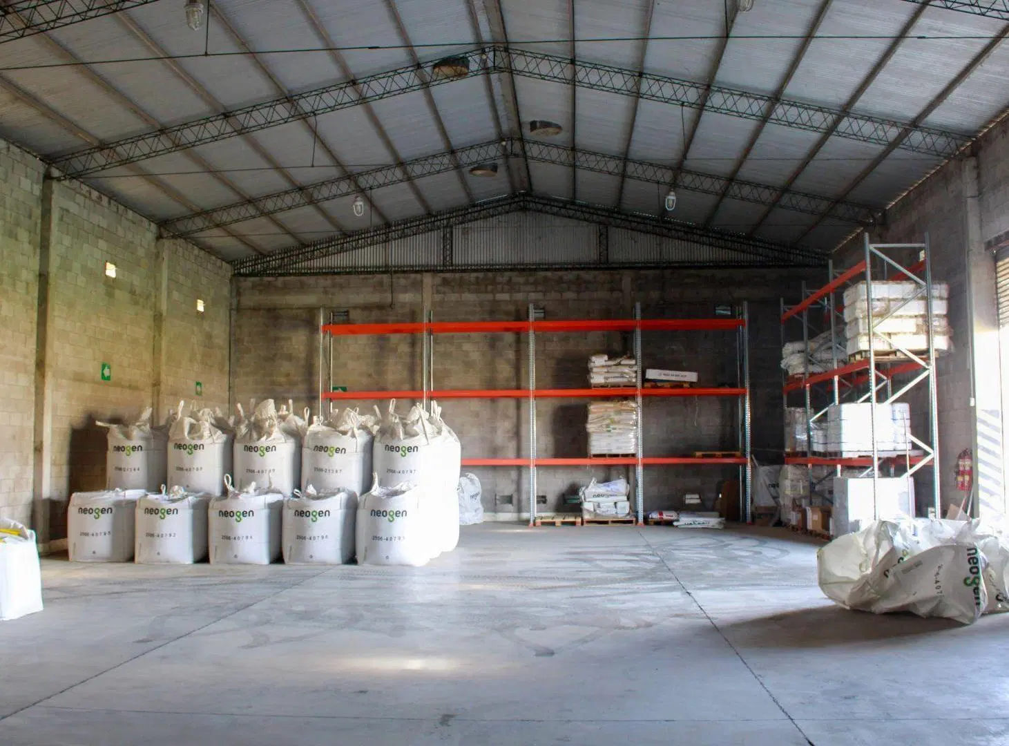 VENTA DEPOSITO CON OFICINAS CARLOS PELLEGRINI 3