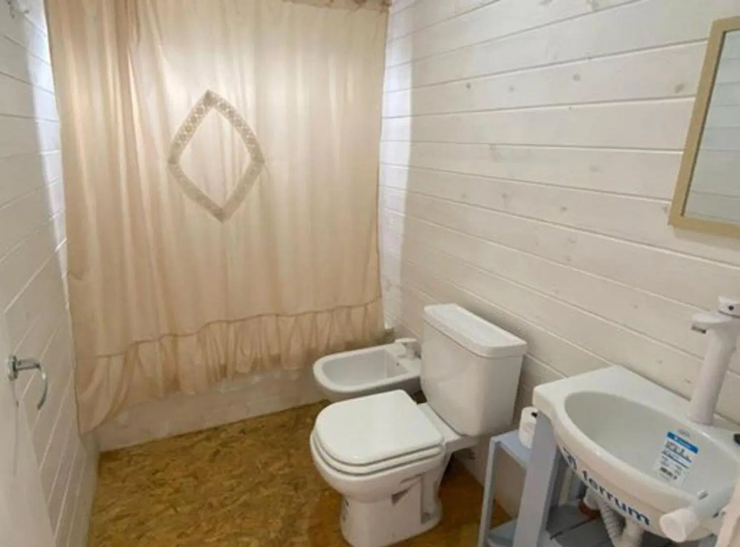 VENTA 2 CABAÑAS DE 1 DORMI -VISTA AL RIO- MONJE 3