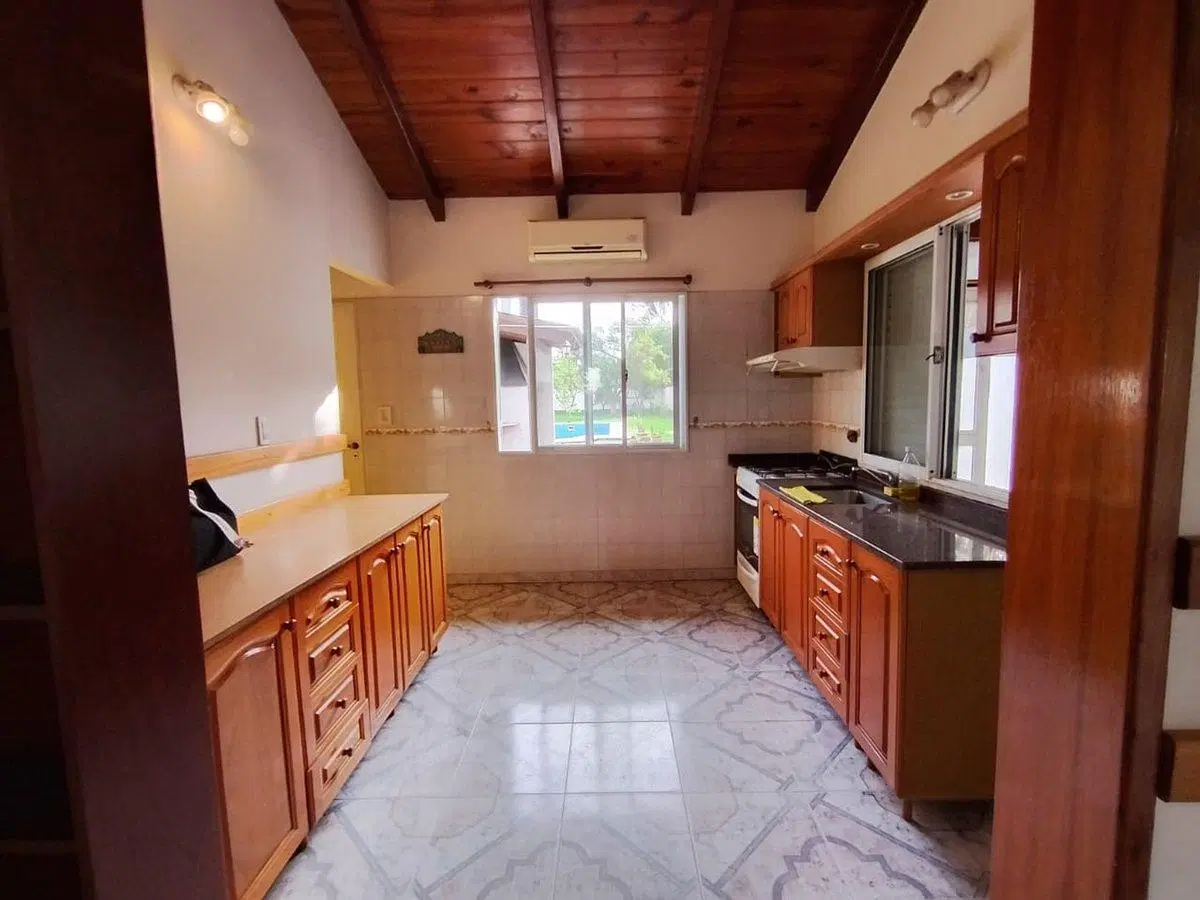 VENTA CASA TRES DORMIS-PILETA - GABOTO 3