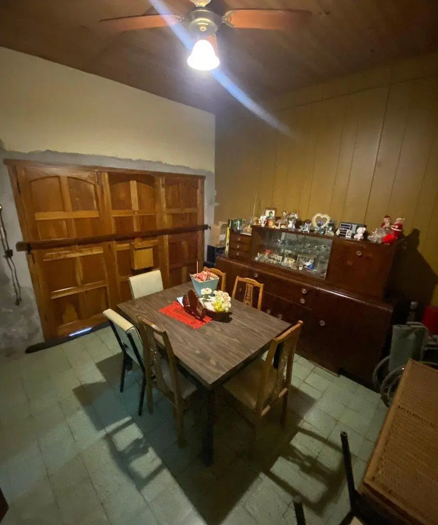VENTA CASA DOS PLANTAS, COCHERA Y PATIO ZONA NORTE 4