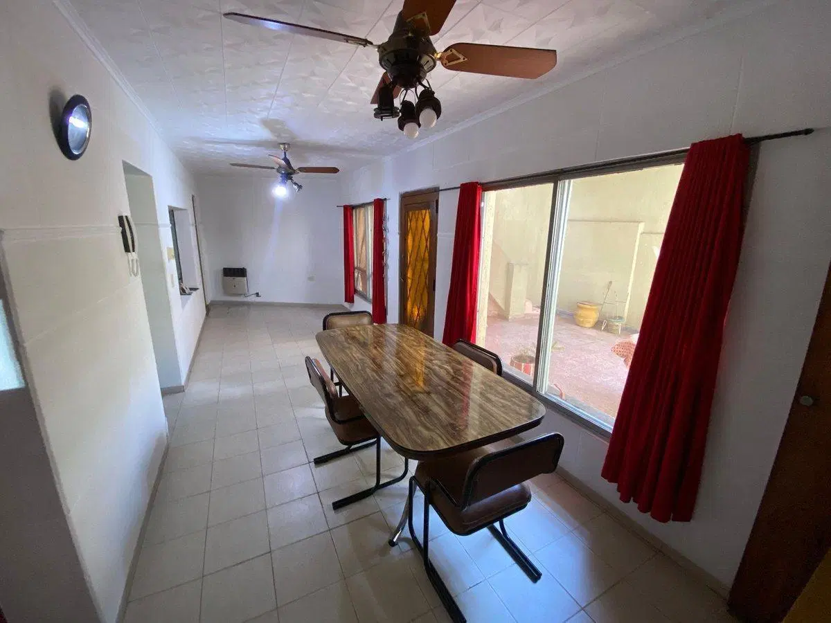VENTA CASA DOS PLANTAS, COCHERA Y PATIO ZONA NORTE 1